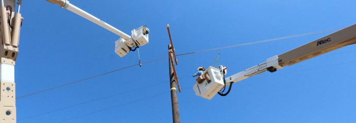 IID crews replace damaged transmission lines