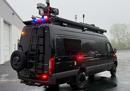 Mobile Command Vehicle with Magellan MX600 Weather Station